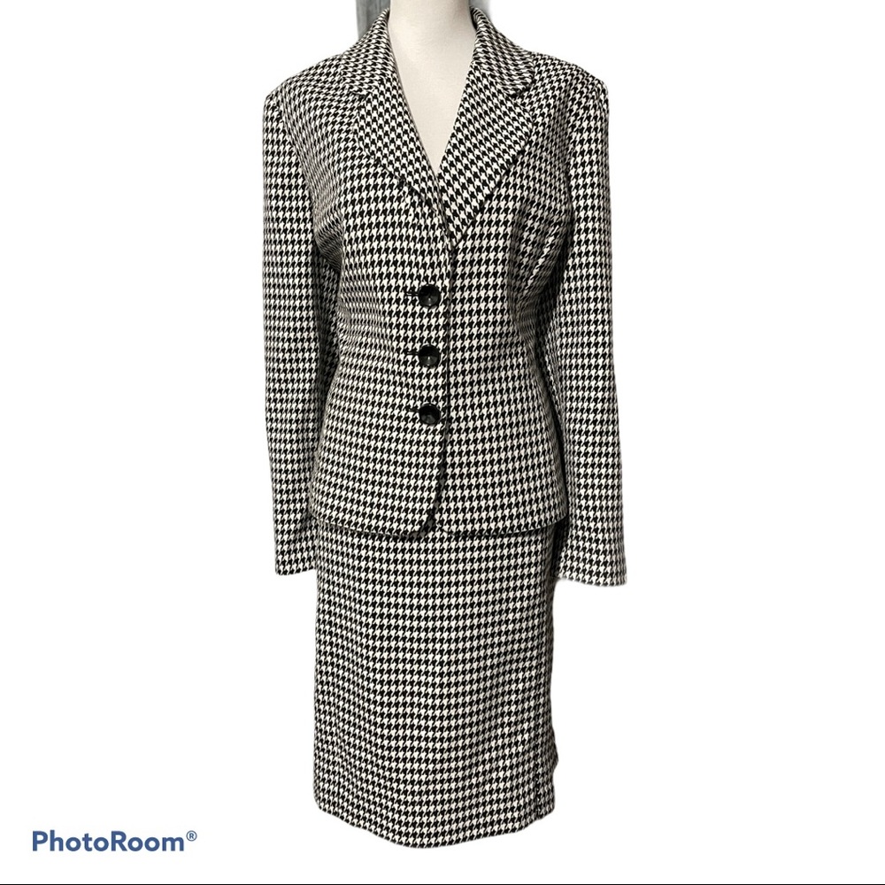 Kasper | Houndstooth Jacket & Skirt suit